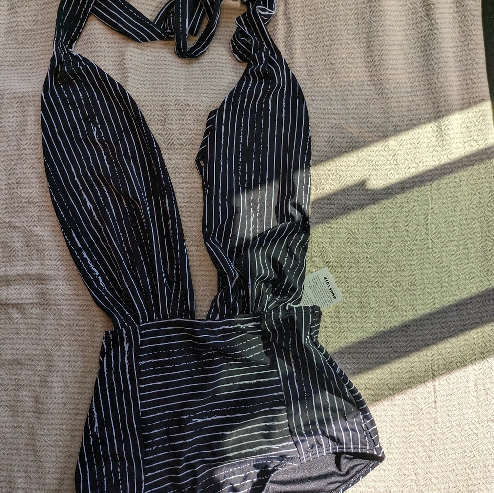 COCOSHIP Retro One Piece Backless Bather Swimsuit High Waisted Pin Up Swimwear
